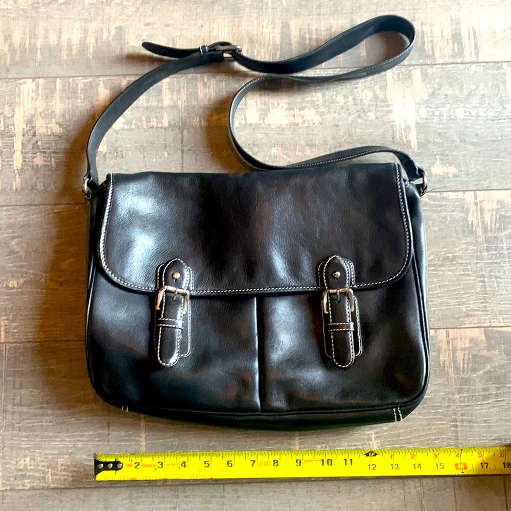 Adrienne Vittadini satchel.  Great condition!